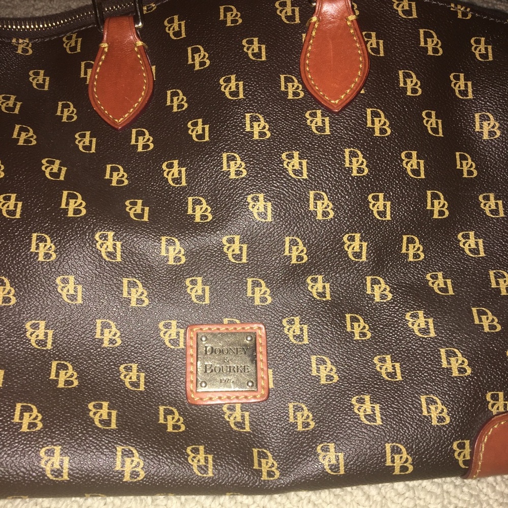 dooney and bourke purse